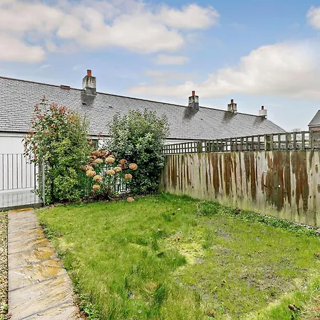 2 Bed In 90410 * Charlestown (Cornwall)